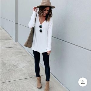 EUC Abercrombie cozy legging tee in ivory